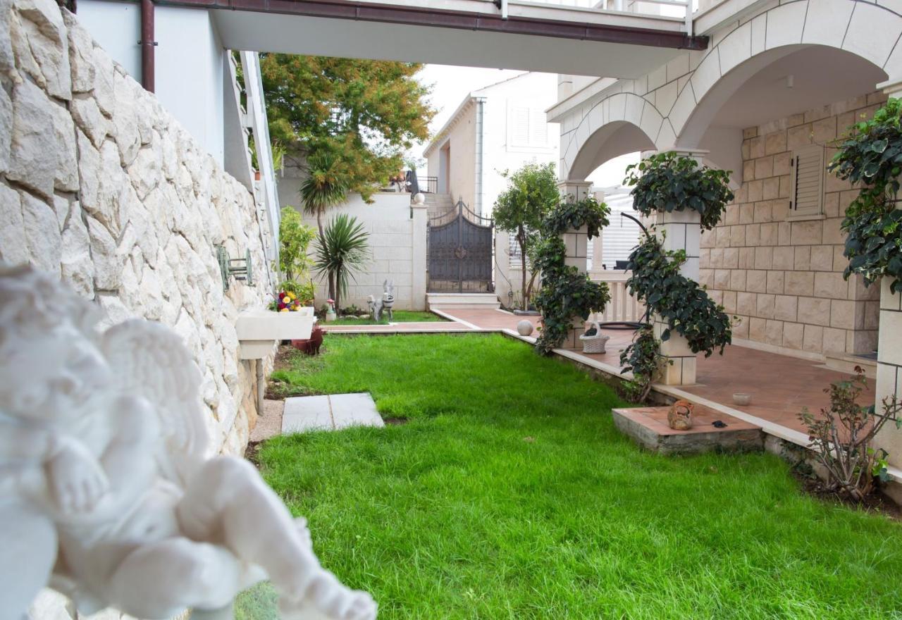 Villa Arion Mokosica Exterior photo